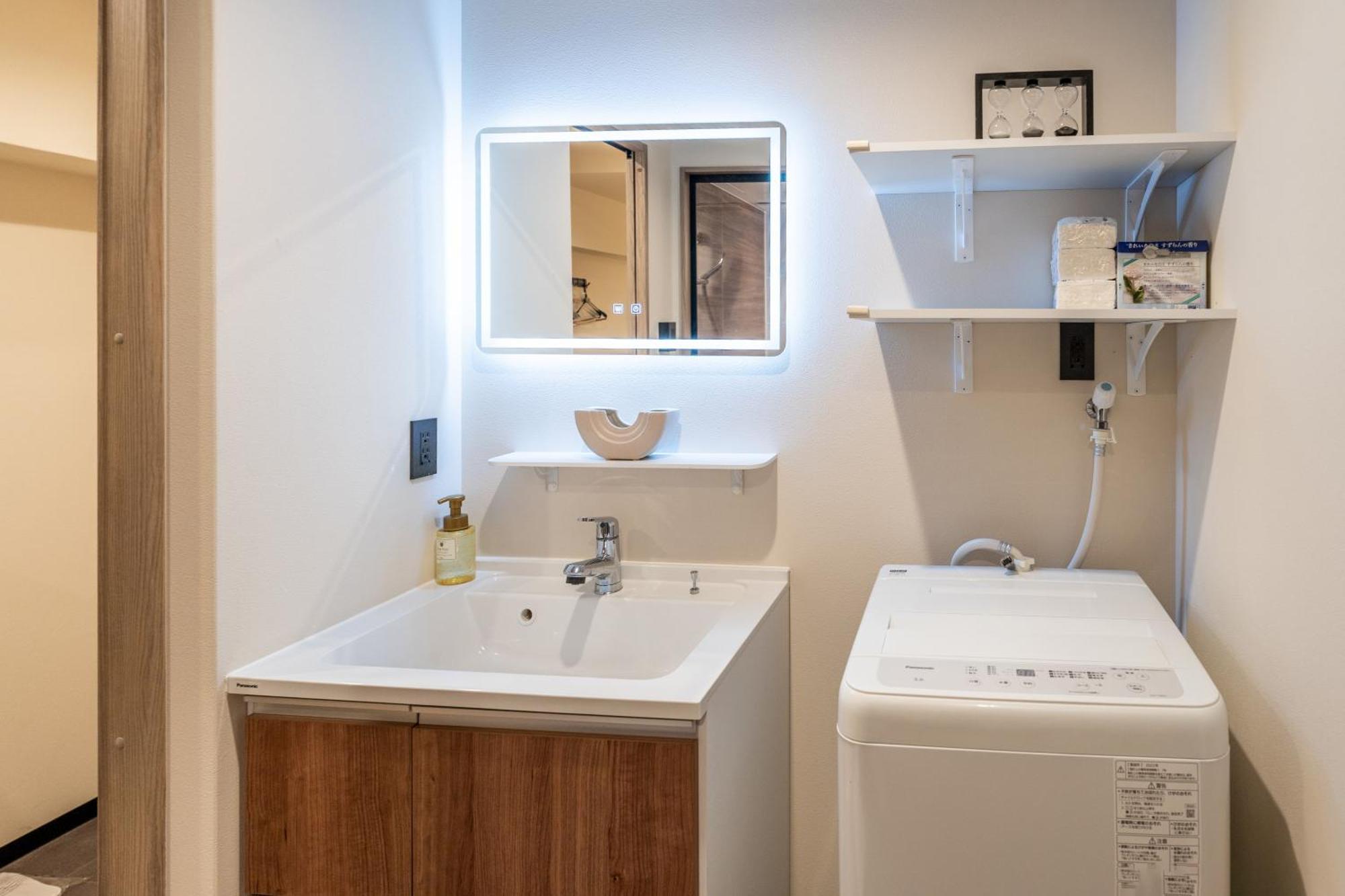 Lite House Shinsaibashi IV Hotell Osaka Exteriör bild