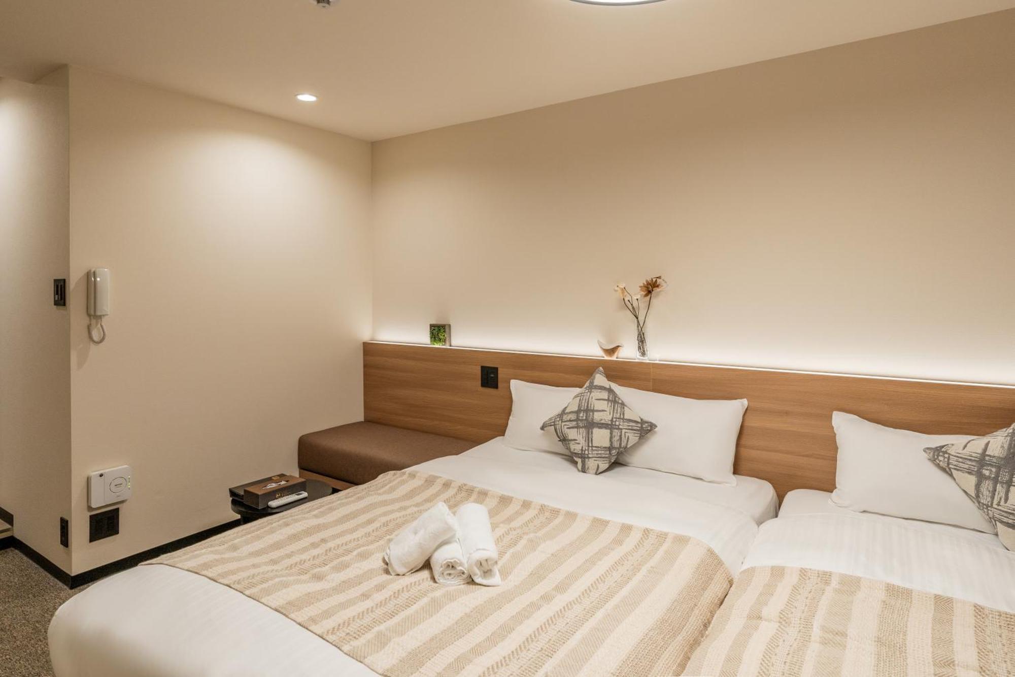 Lite House Shinsaibashi IV Hotell Osaka Exteriör bild