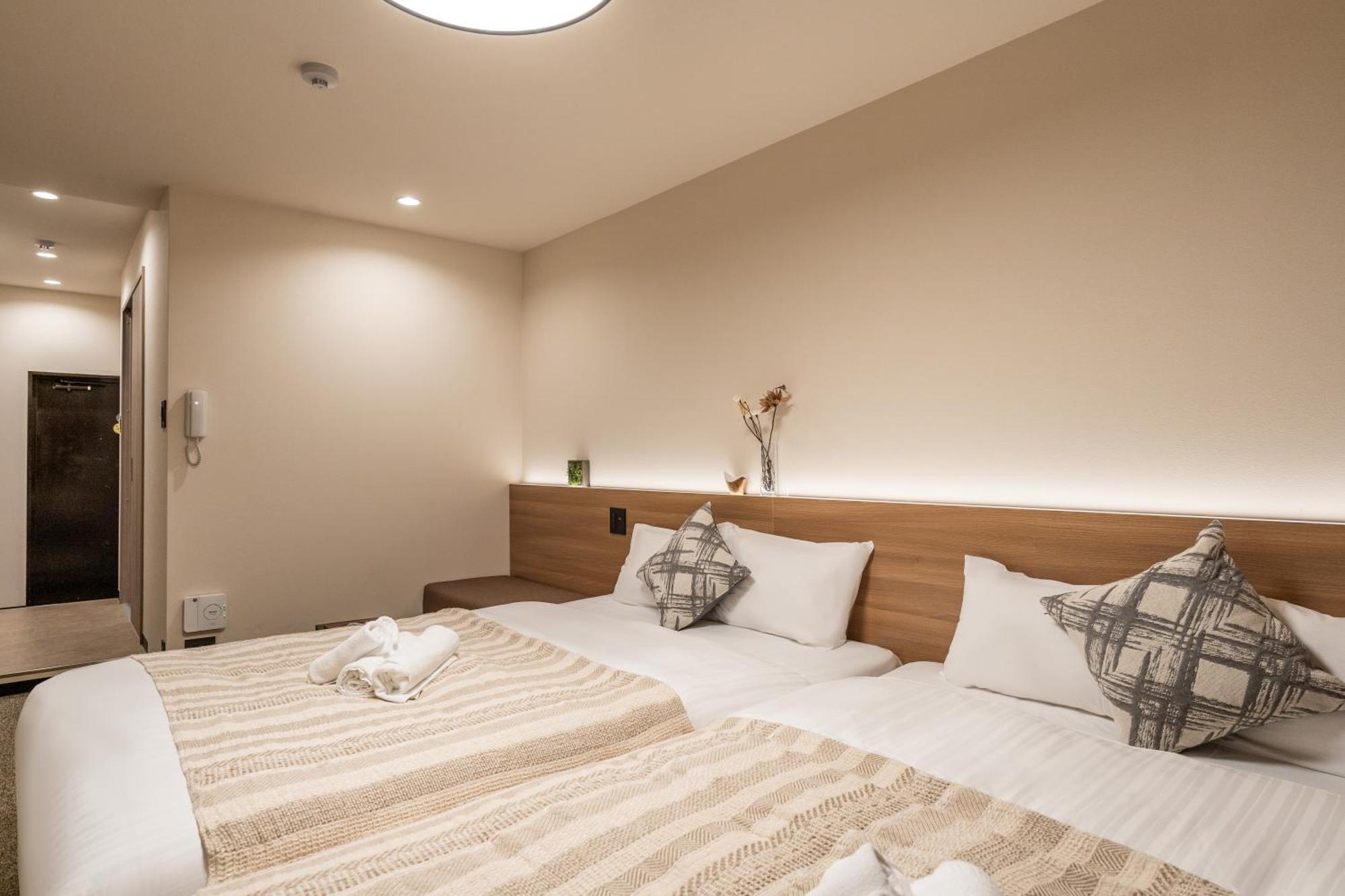 Lite House Shinsaibashi IV Hotell Osaka Exteriör bild