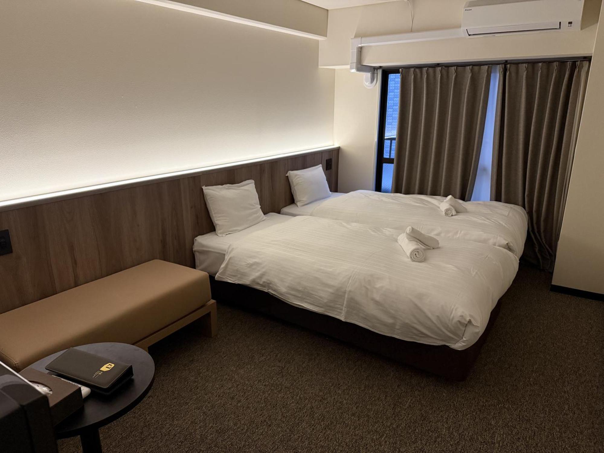 Lite House Shinsaibashi IV Hotell Osaka Exteriör bild